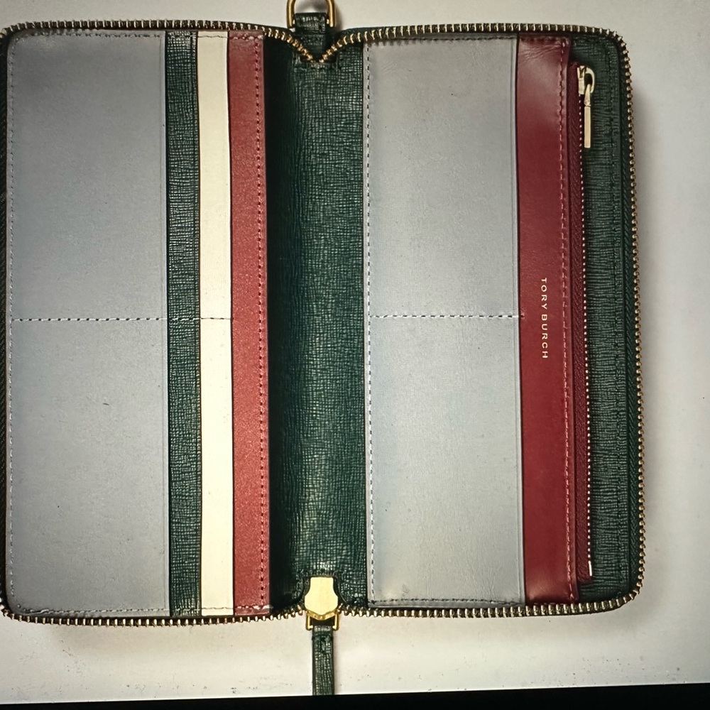 Robinson Printed Zip Continental Wallet